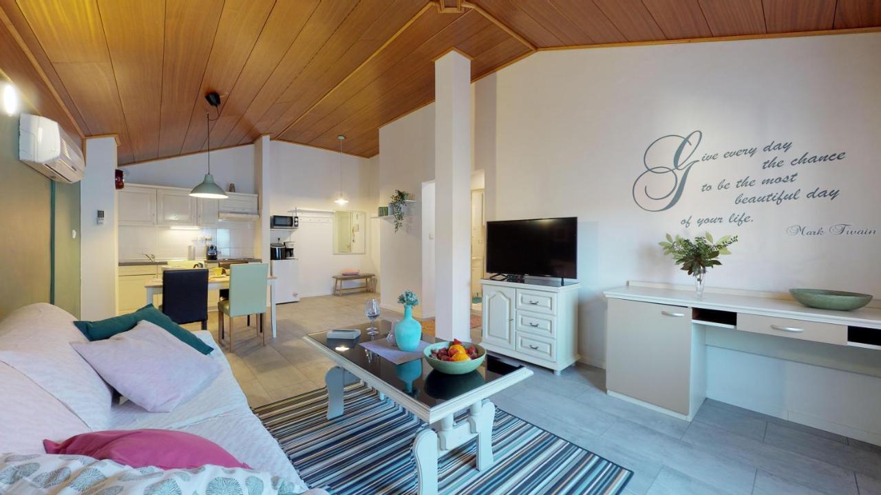 Lara Deluxe Superior 5 Star Apartment, Your Piece Of Heaven By The Sea & Park Novigrad  Exterior photo