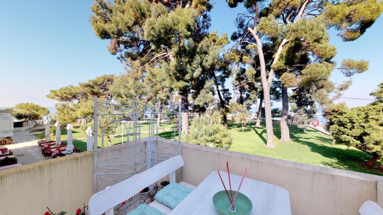 Lara Deluxe Superior 5 Star Apartment, Your Piece Of Heaven By The Sea & Park Novigrad  Exterior photo
